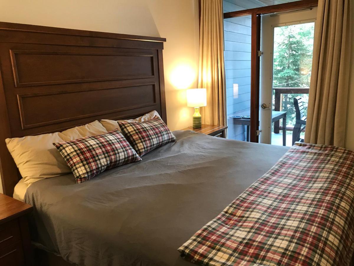 Luxurious & Spacious Mountain Retreat Canmore Eksteriør billede